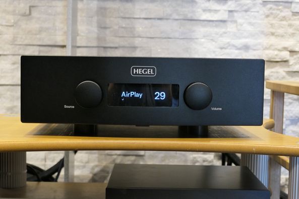 Le nouveau Hegel H400  »Streamliner » est en magasin!